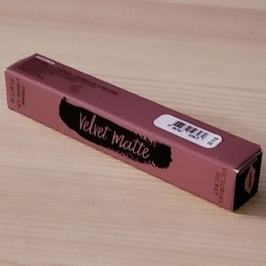 VS 'Adored' Velvet Matte Lip Gloss